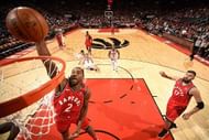 Kawhi with a dunk